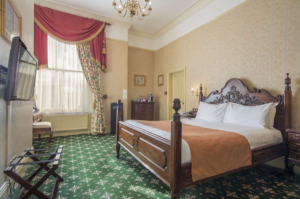 Suite, 1 King Bed (Victorian) - Photo 5