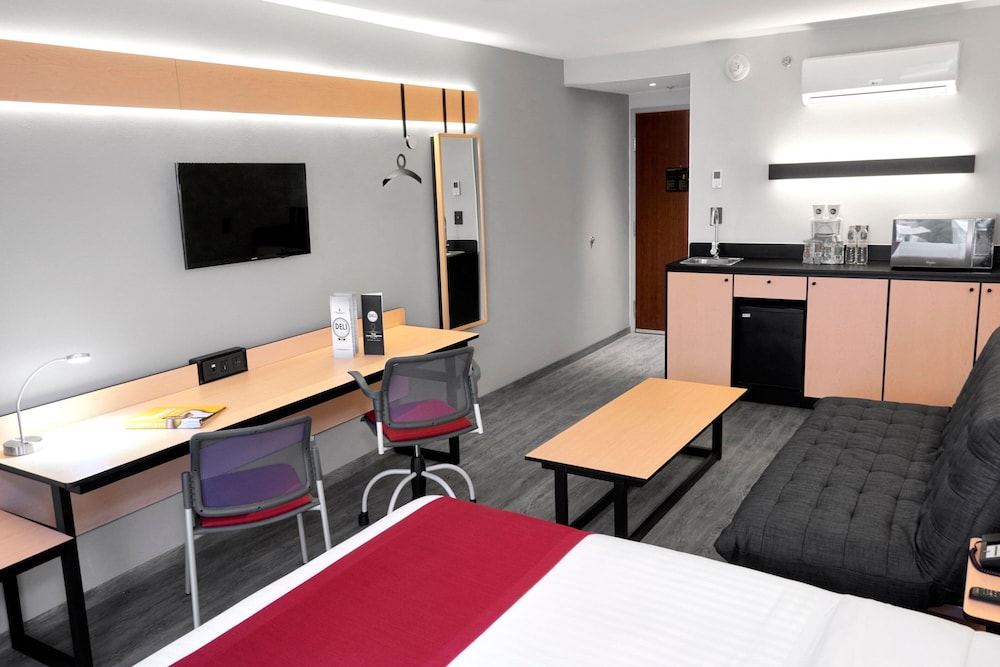 Superior Room, 1 Queen Bed with Sofa bed - Photo 4