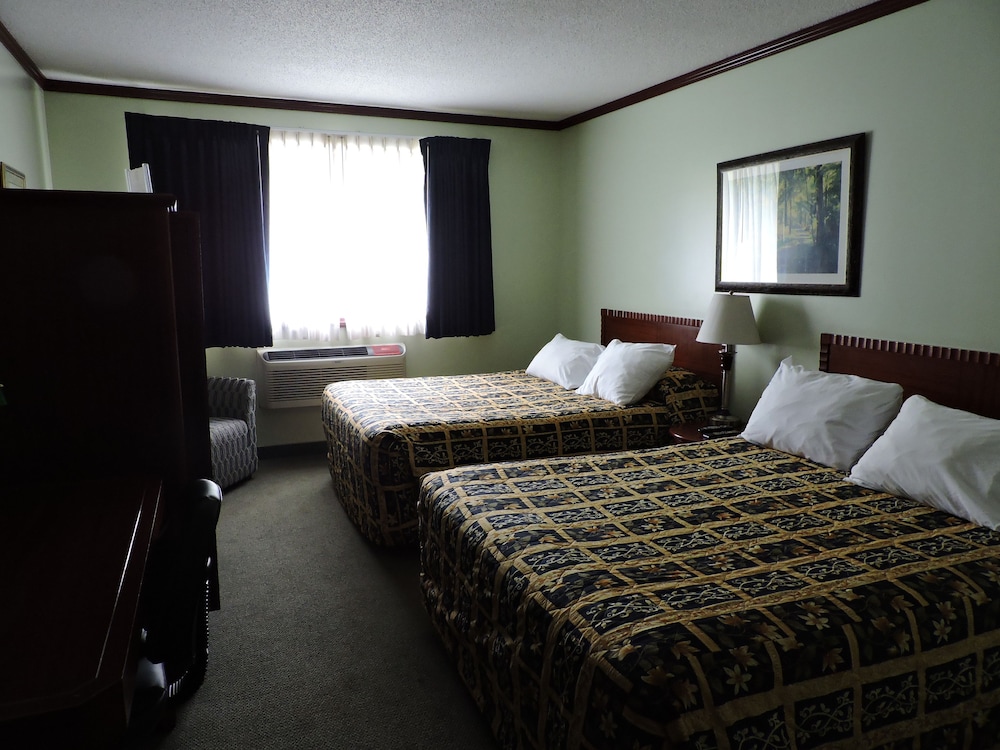 Standard Room, 2 Double Beds, Refrigerator & Microwave, Mountain View