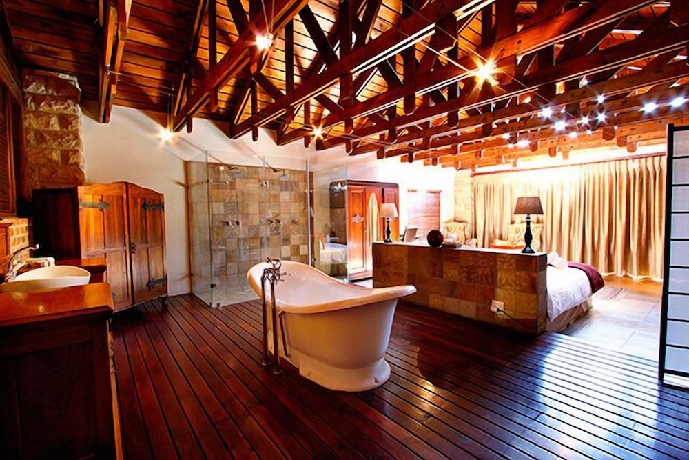 Executive Suite photo 2