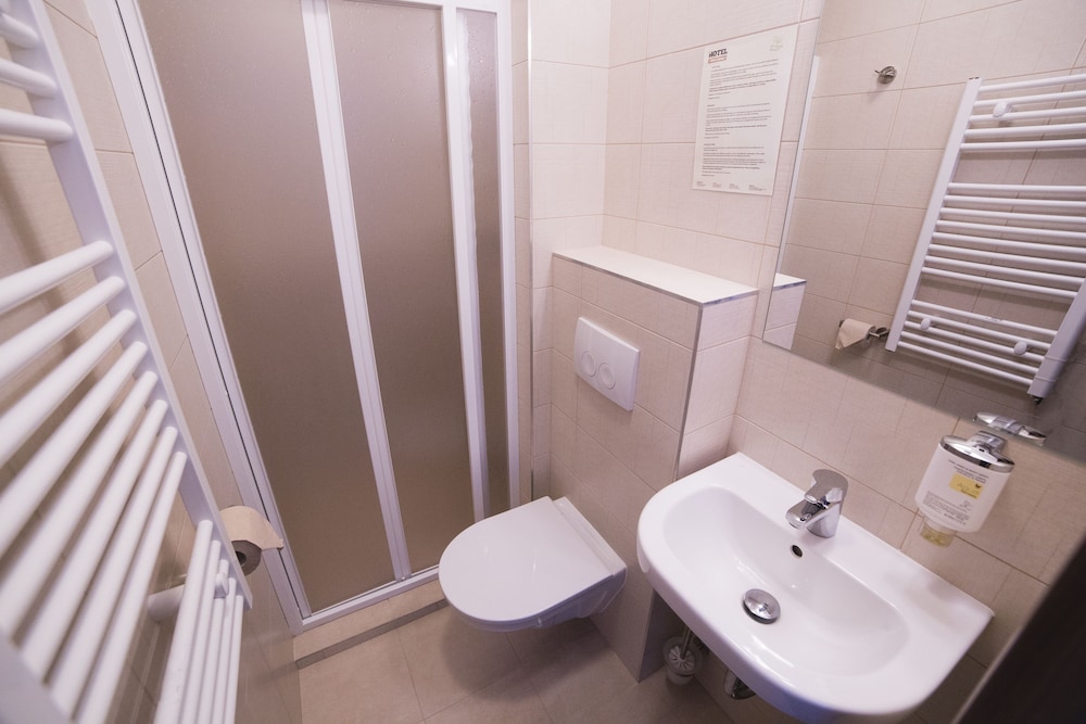 Double Or Twin Room photo 3