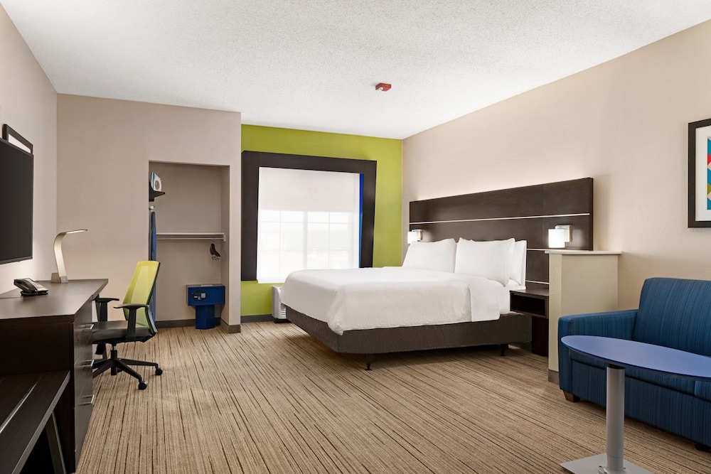 Suite, 1 Bedroom - Photo 2