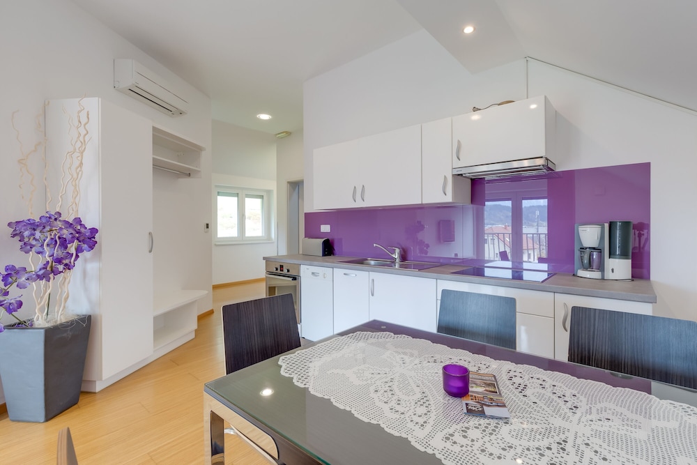 Family Apartment, 1 Bedroom, Mountainside (Wellness Suite Saffron) photo 3