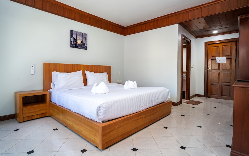 Standard Double Room - Photo 8