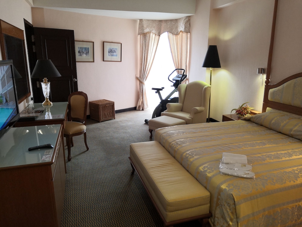 Presidential Suite