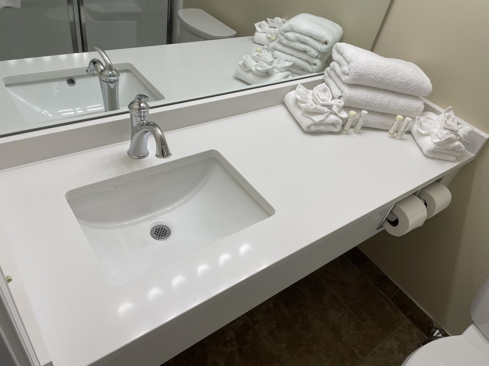 Deluxe Suite, 1 Bedroom, Balcony, Ocean View photo 2