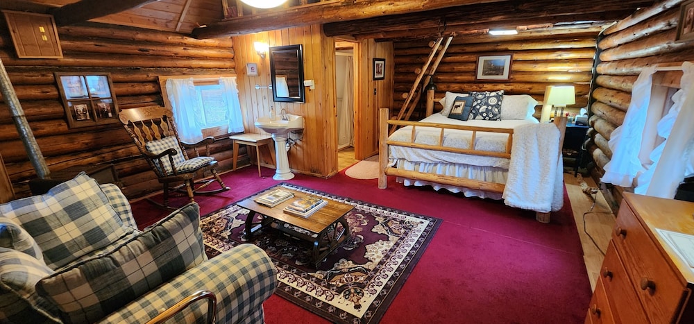 Honeymoon Cabin photo 1