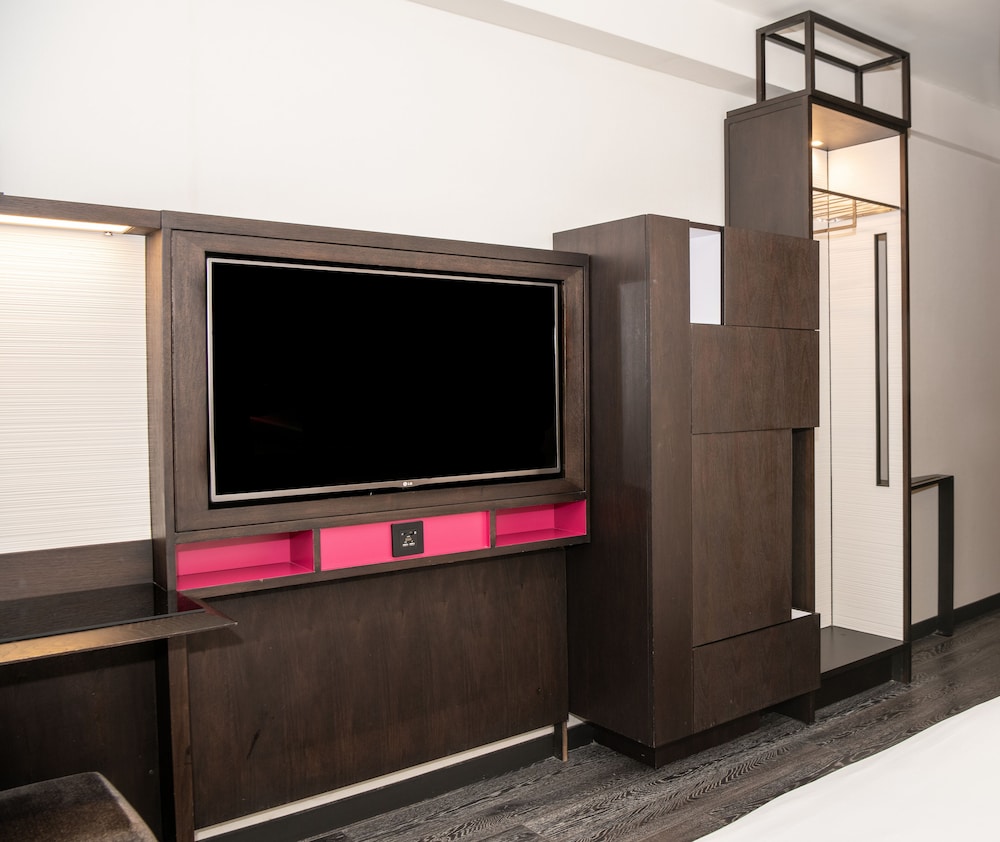 Deluxe Room, 1 King Bed