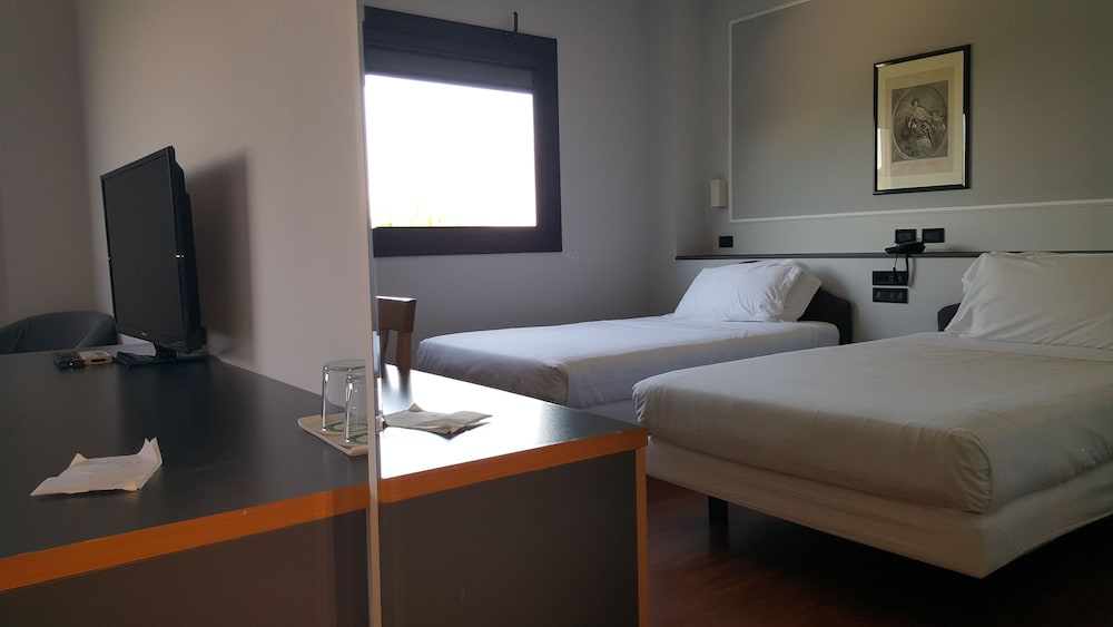 Comfort Double Room Single Use, Courtyard View photo 3