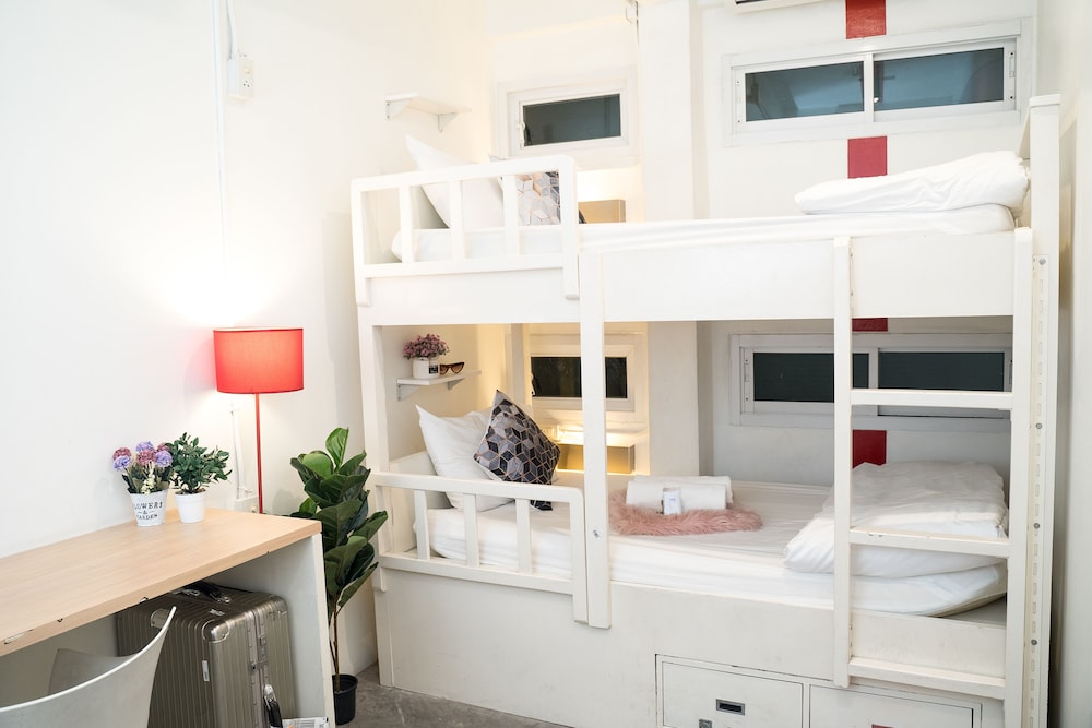 Private Twin Bunk with Shared Bathroom photo 2
