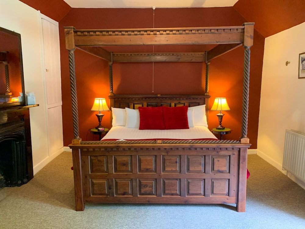 Super King Four Poster Room (Room 1) photo 3