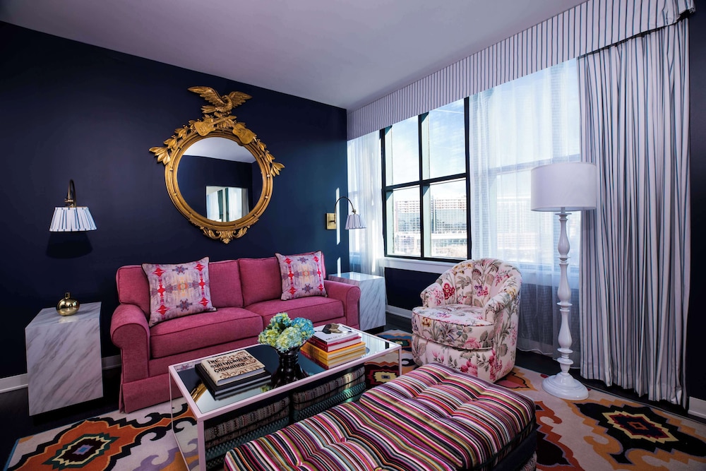 Suite, 1 King Bed, Accessible (Hearing) - Photo 9