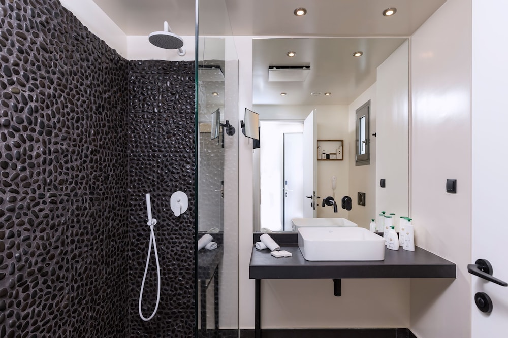 Luxury Studio Suite, Private Pool thumbnail 5