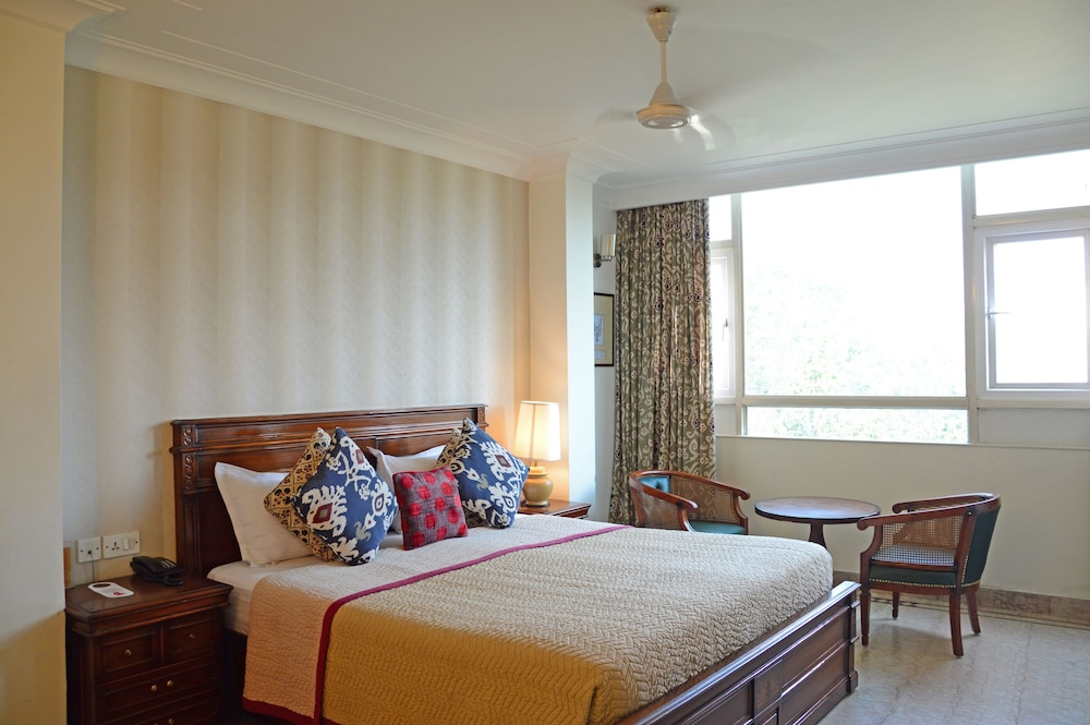 Superior Room with Airport Pickup - Photo 7