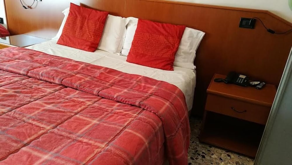 Double or Twin Room photo 2