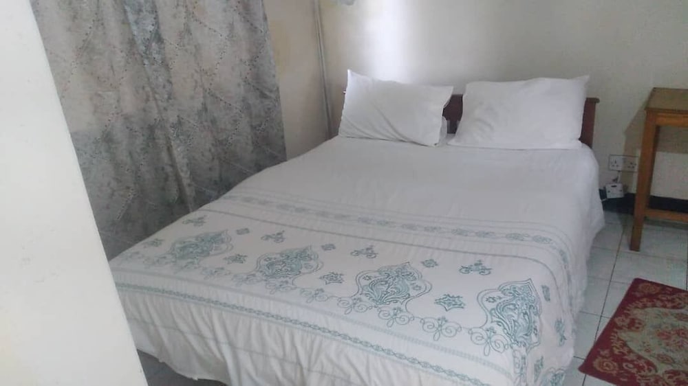 Basic Double Room, Garden View photo 2