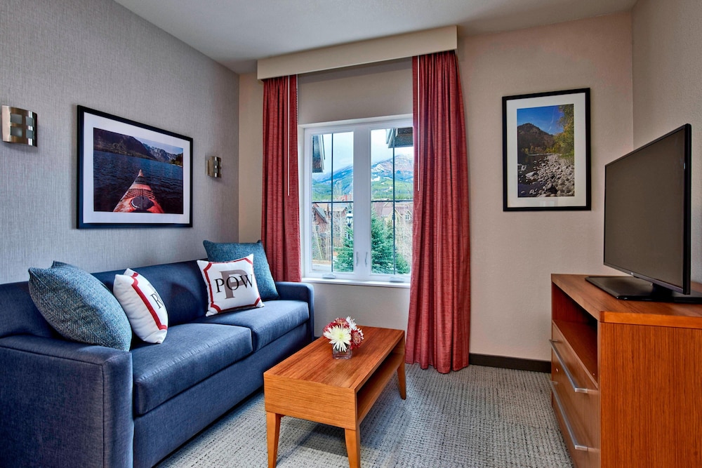 Suite, 1 Bedroom (Mobility/Hearing Access, Transf Shwr)