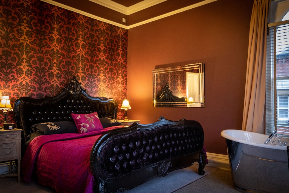 Deluxe Room, 1 King Bed photo 2