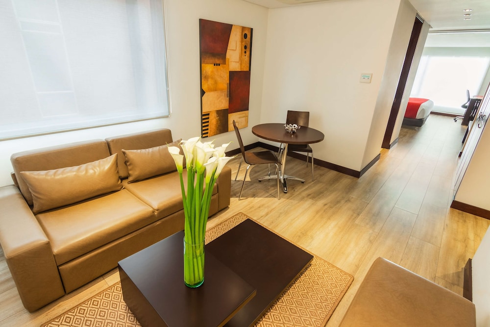 Suite, 1 King Bed, Non Smoking (Living Room) - Photo 11