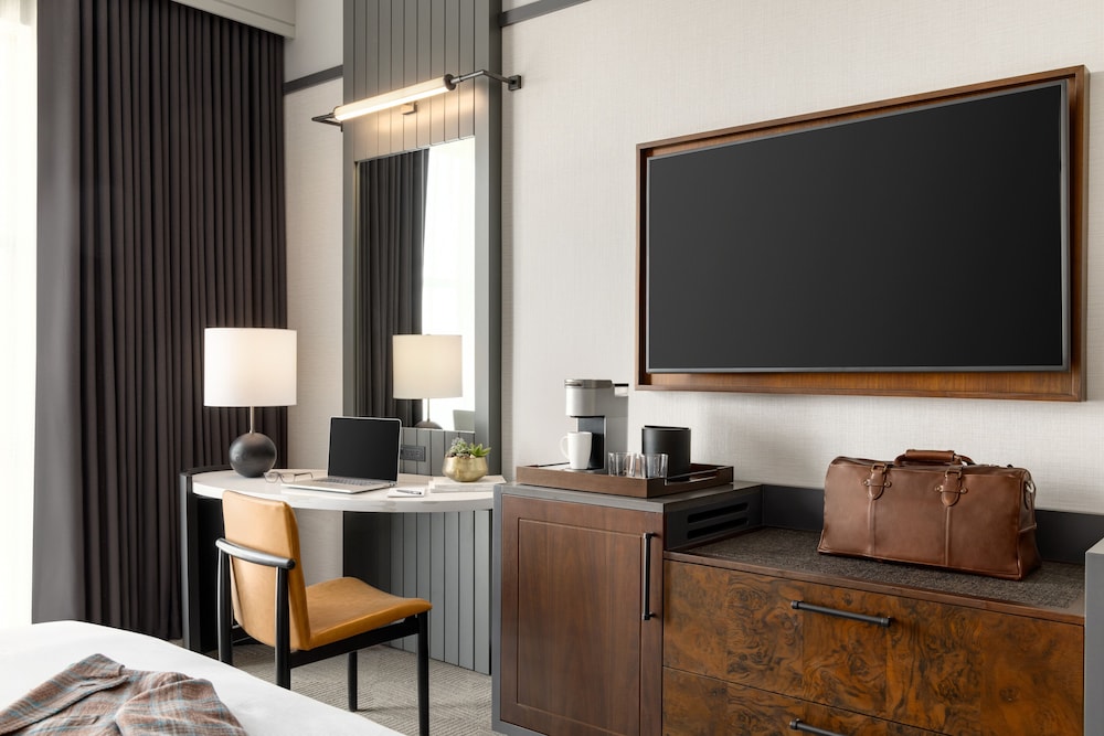 Superior Room, 1 King Bed (Hearing) - Photo 2