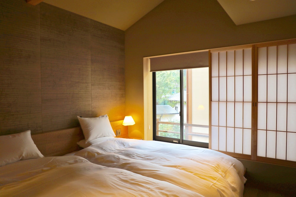 CAMPTON KIYOMIZU 2 (with wooden bathtub),Semi-double bed x2 for 2 people, Futon for the others photo 3