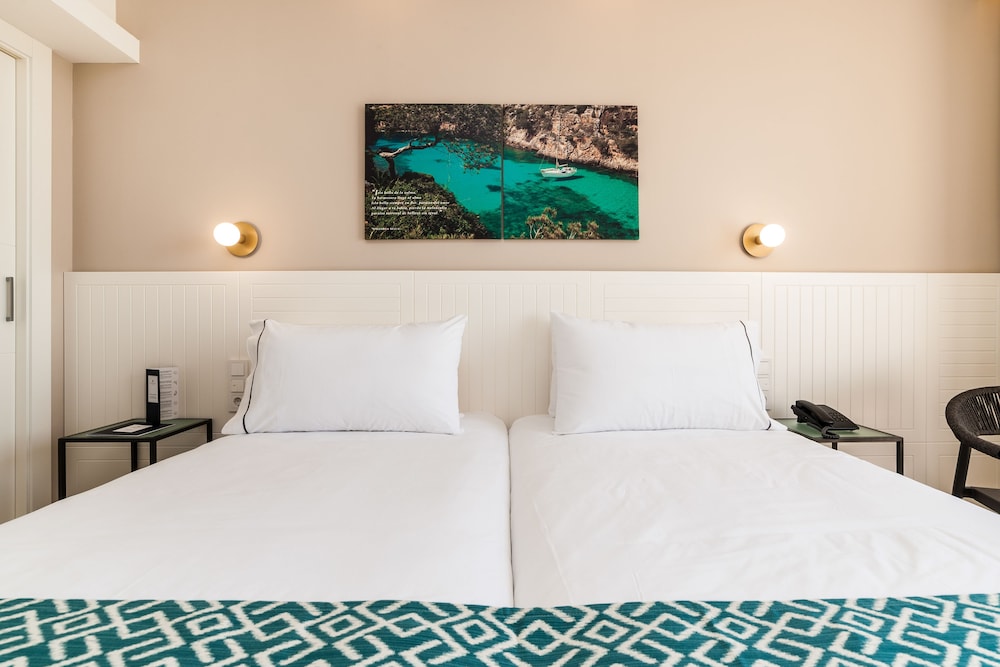 Double Room, Balcony (2 adults + 1 child) - Photo 7