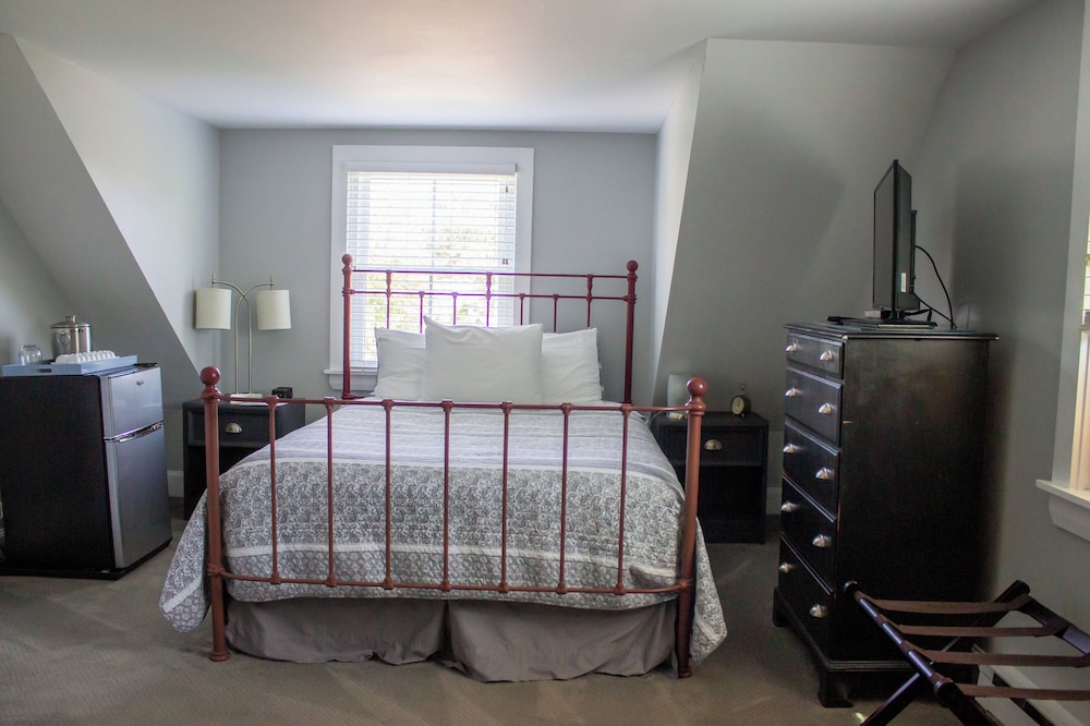 Deluxe Room, 1 Queen Bed