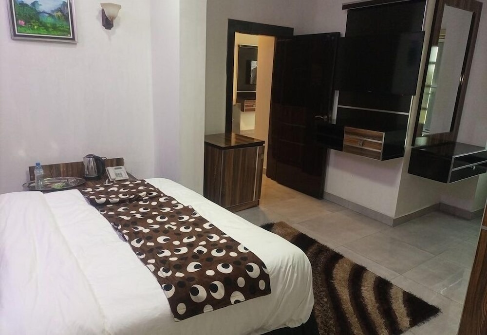 Economy Room, Balcony, City View