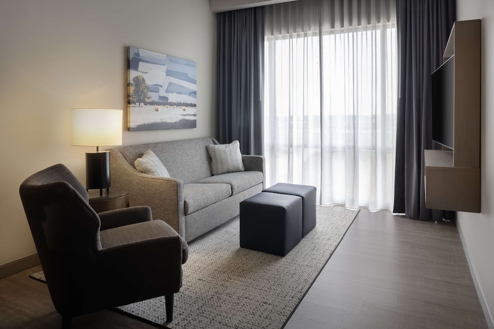 Suite, 1 King Bed, Corner (2 Room)