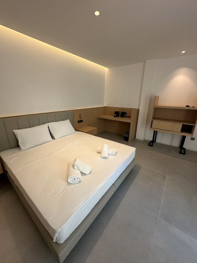 Deluxe Double Room - Photo 1