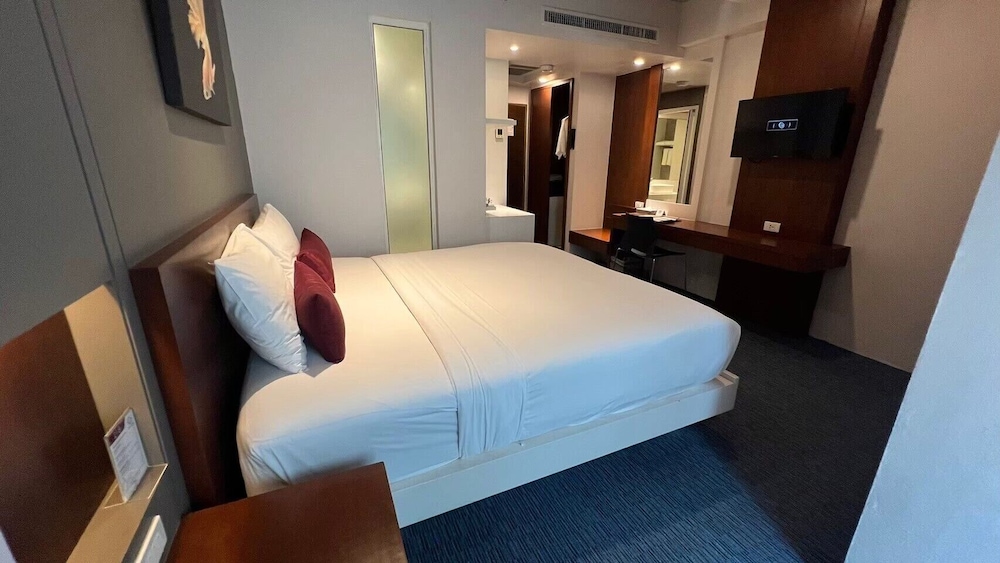 Premier Deluxe Room - Photo 8