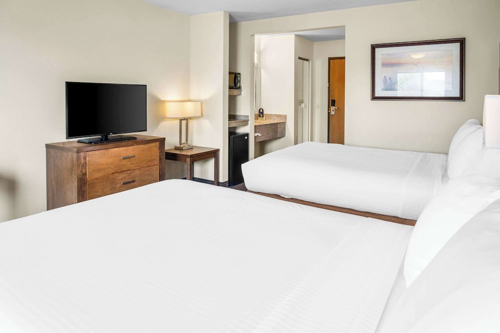 Room, 2 Queen Beds, Accessible, Non Smoking photo 2