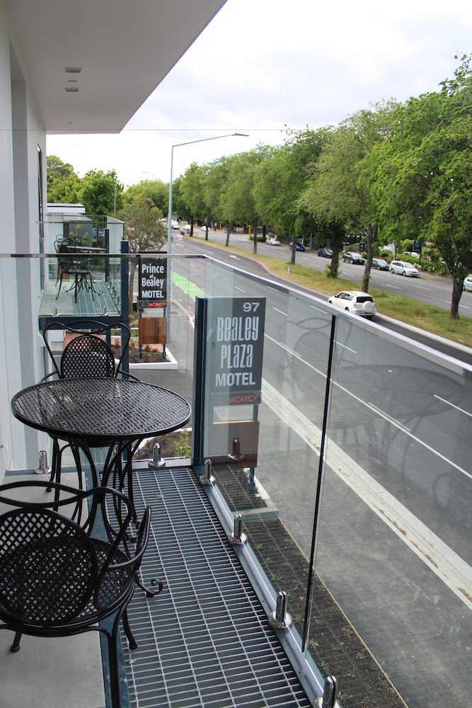 Studio, City View