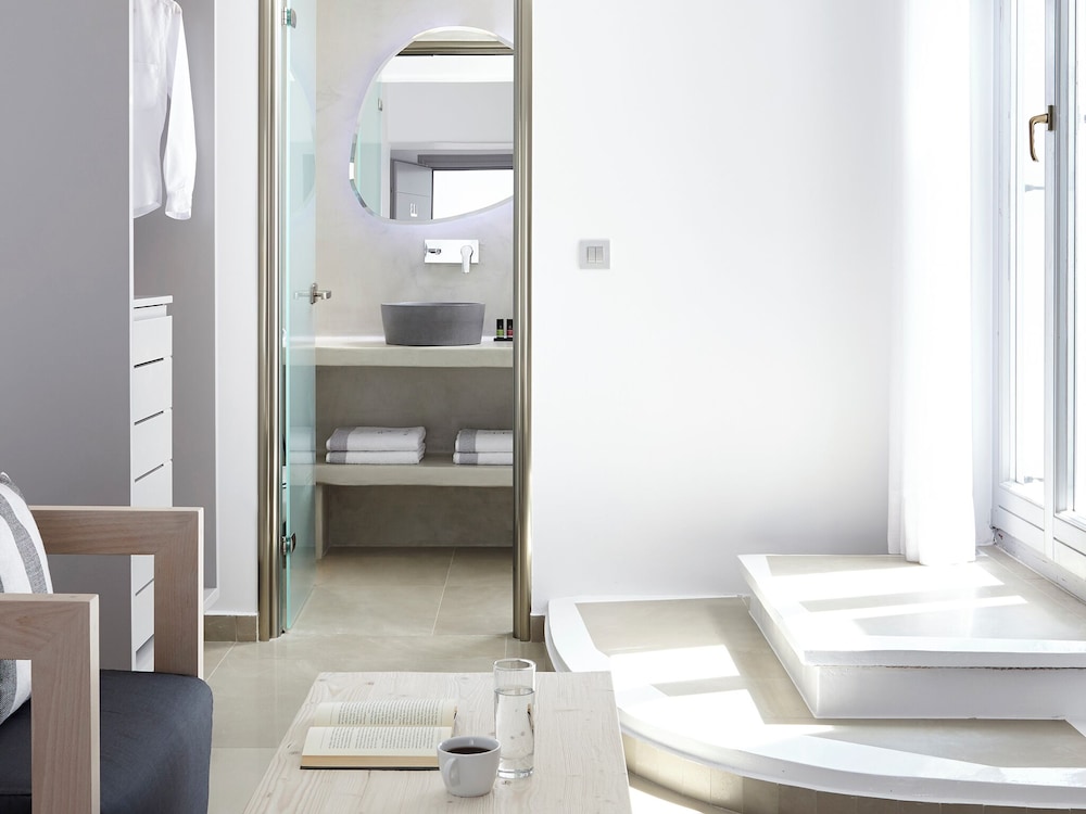 Suite, Hot Tub, Garden View (Elegant) - Photo 12