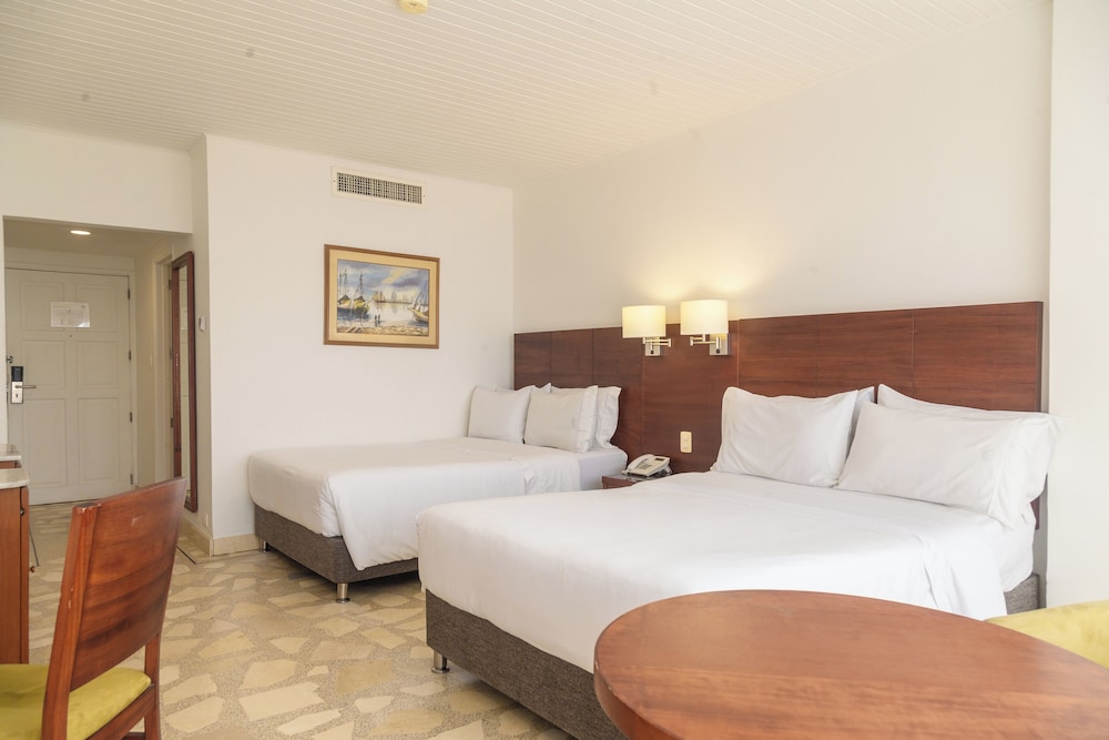 Room, 2 Double Beds (City or Courtyard View) - Photo 5