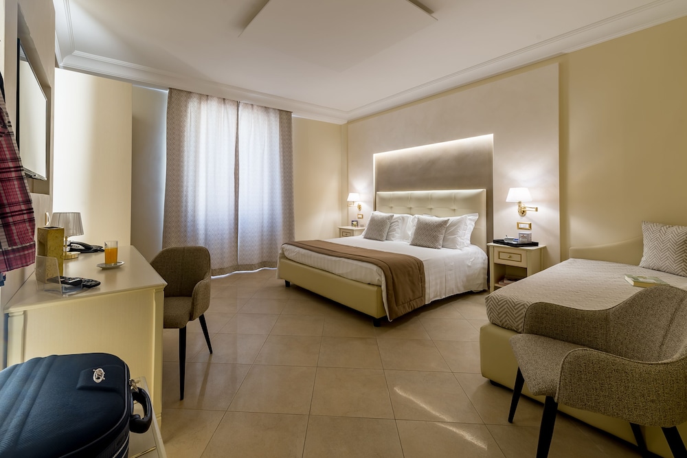 Luxury Double or Twin Room, City View (203) - Photo 1