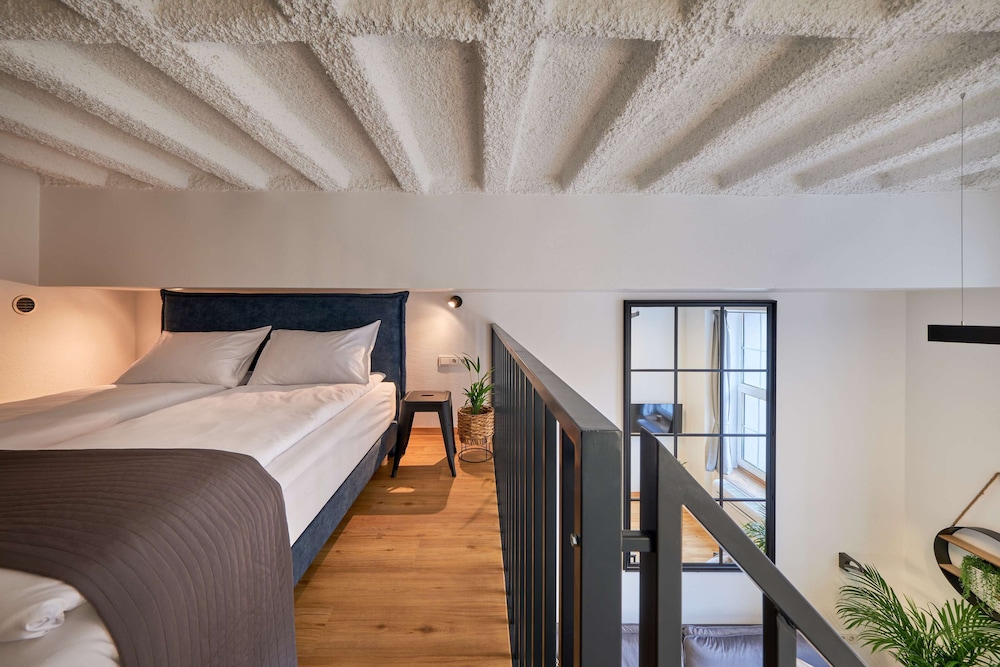 City Loft - Photo 8