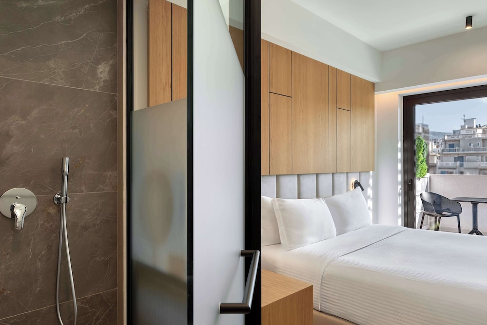 Deluxe Room, 1 Queen Bed, Jetted Tub, City View