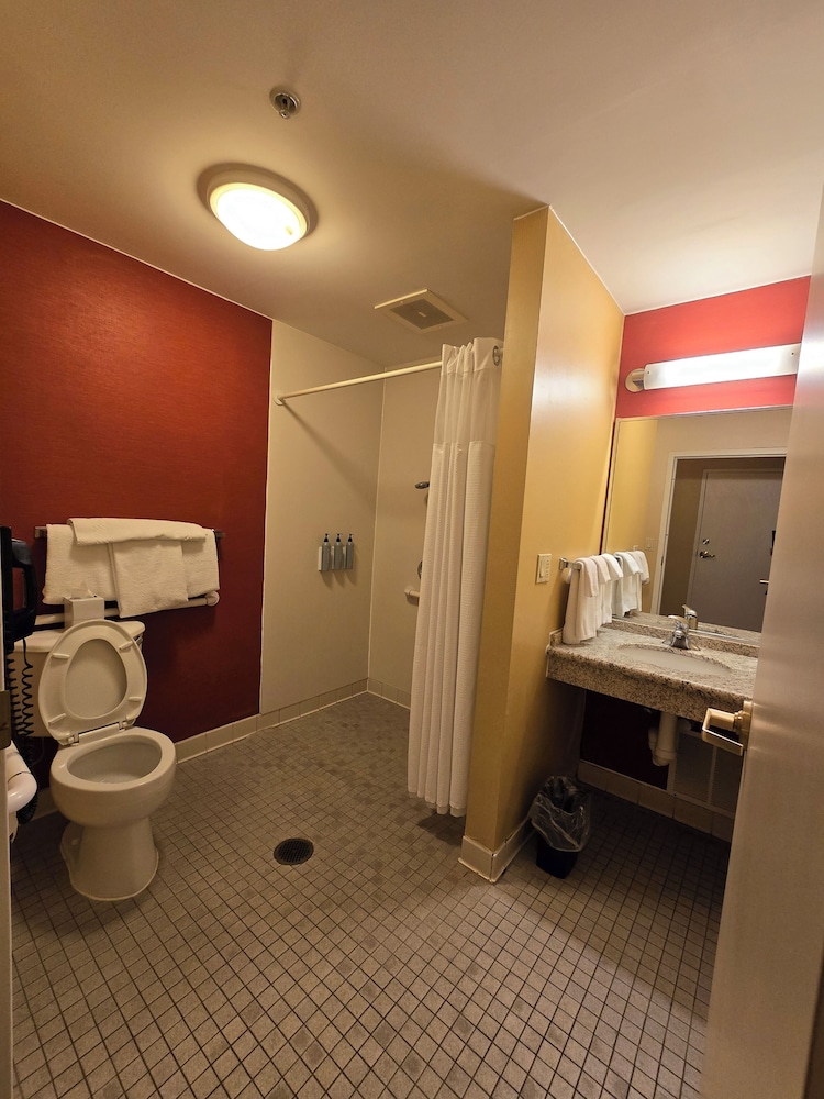 Room, 2 Queen Beds, Accessible, Non Smoking - Photo 15