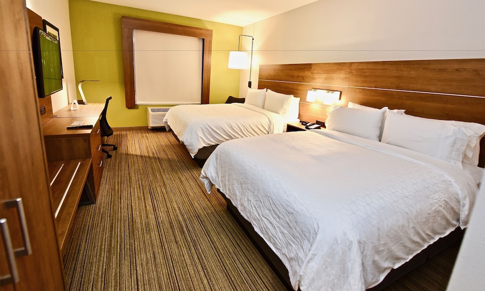 Standard Room, 2 Queen Beds, Accessible (Communications)