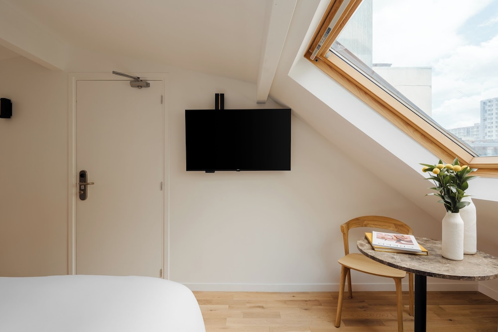 Superior Studio, 1 Double Bed, Balcony photo 3
