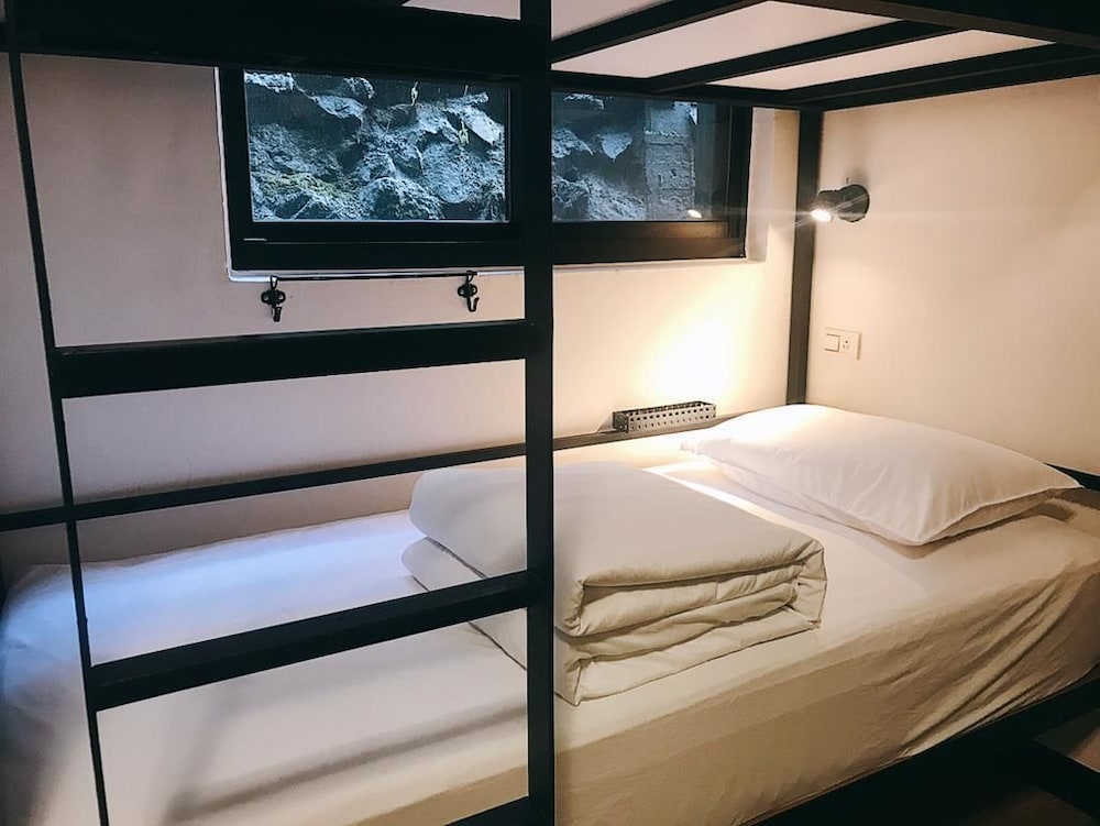 Shared Dormitory, Mixed Dorm, Shared Bathroom (8 Beds) photo 3