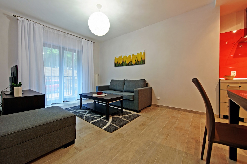 Apartment (UG 107)