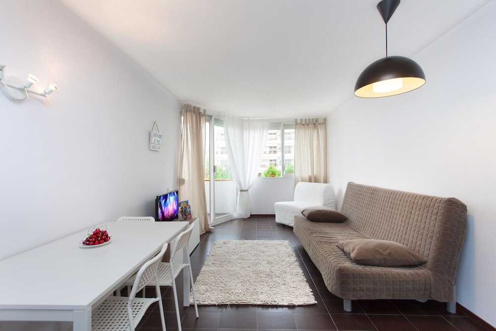 Apartamento, 2 habitaciones, vista parcial al mar (Avénida América)
