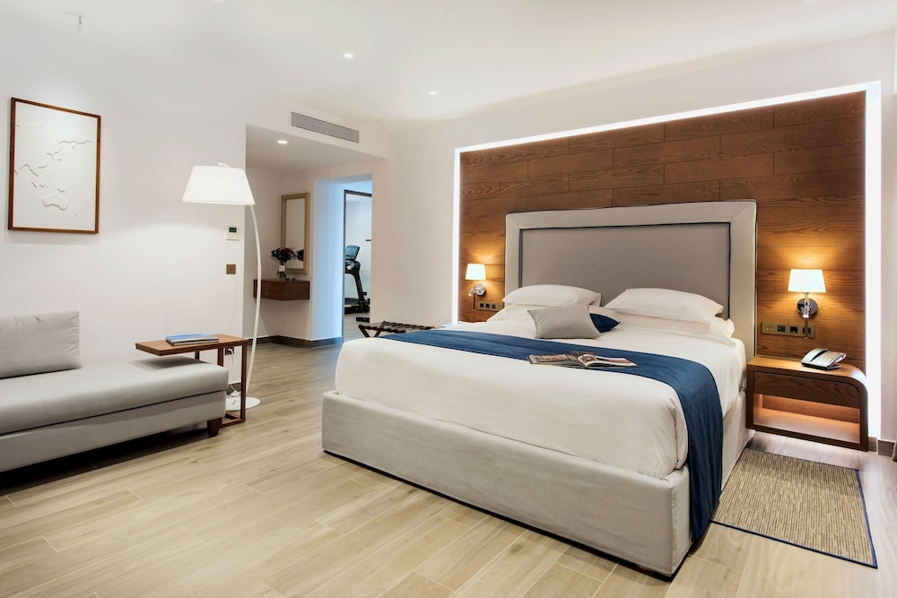 Executive Fitness Suite Sea View with Private Pool and Gym