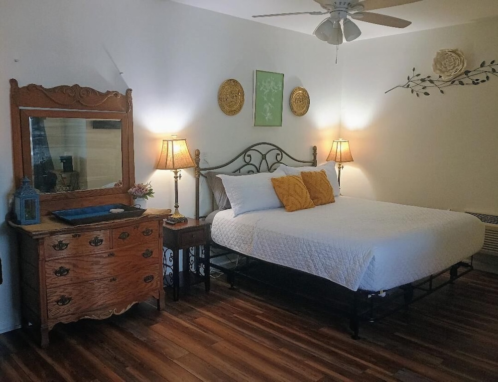 Honeymoon Double Room, Mountain View