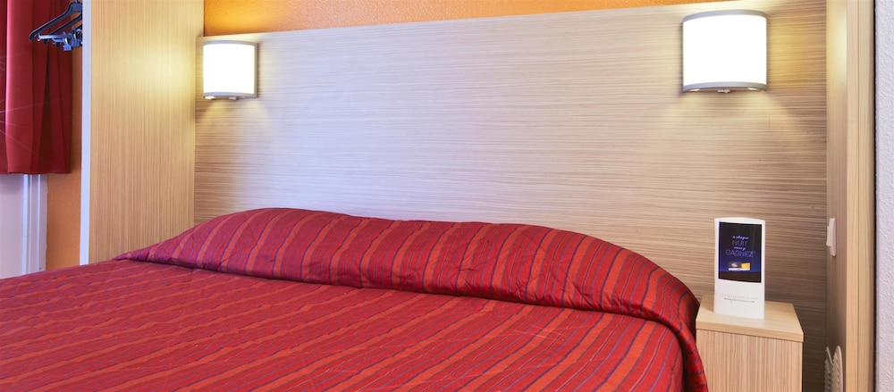 Standard Room, 3 Twin Beds photo 2