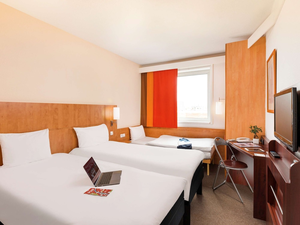 Room, 1 Double Bed - Photo 4