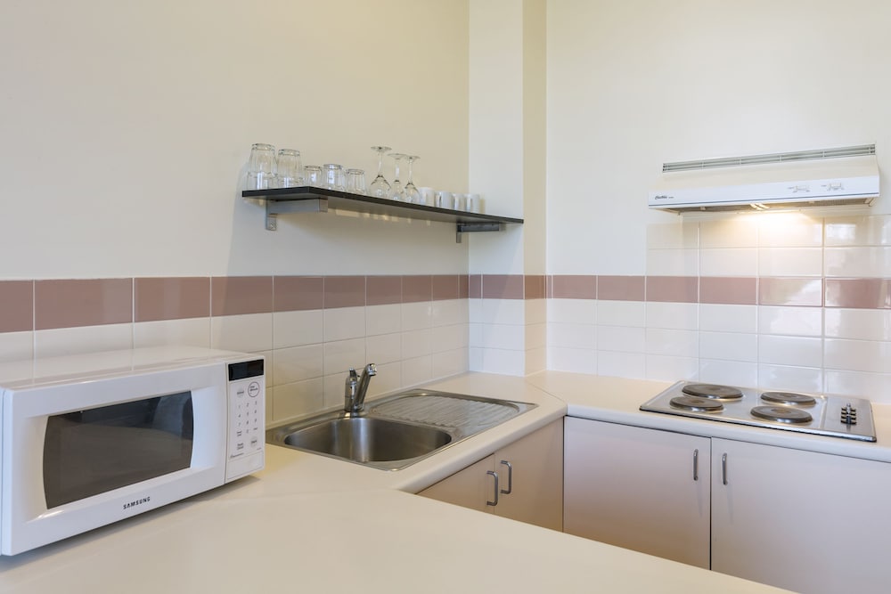 Studio Apartment - Photo 4