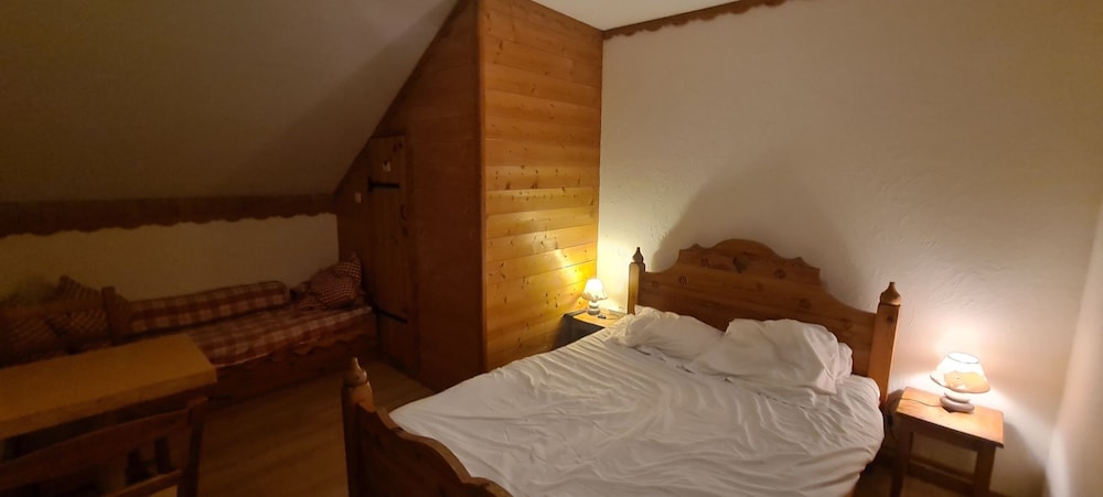 Standard Apartment, Ensuite, Mountain View photo 3